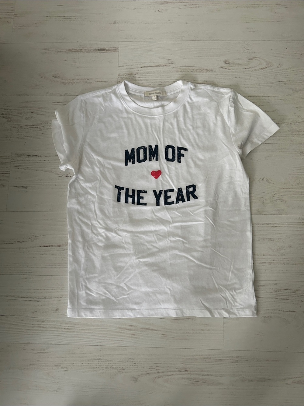 Favorite Daughter White "Mom of the Year" Graphic Tee small